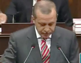 خلال اجتماع الحزب.. رئيس الوزراء التركي ينفجر بالبكاء! صورة رقم 1 خلال اجتماع الحزب.. رئيس الوزراء التركي ينفجر بالبكاء! صورة رقم 1