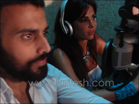 معجب يفاجيء نيللي مقدسي!!!    صورة رقم 2