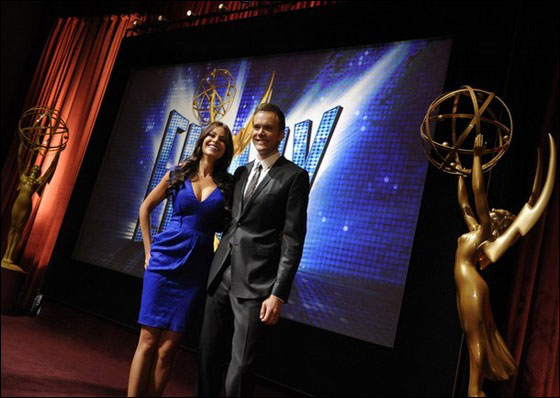 منح جائزة ايمي التقديرية للامريكي جورج كلوني!  صورة رقم 2