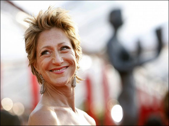 منح جائزة ايمي التقديرية للامريكي جورج كلوني!  صورة رقم 6