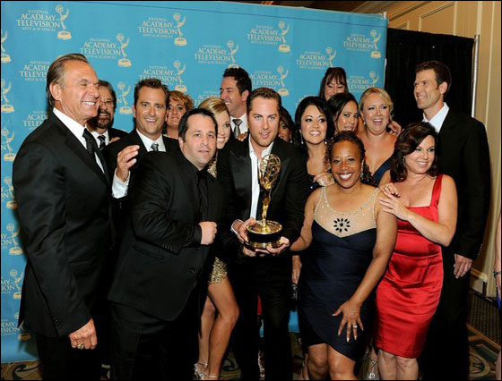 منح جائزة ايمي التقديرية للامريكي جورج كلوني!  صورة رقم 43