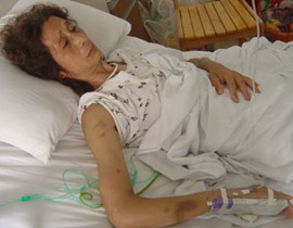 الشرطة تضرب زوجة مسؤول.. ظنوا بأنها مواطنة عادية!!        صورة رقم 1