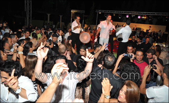 إليكم أجدد صور فارس كرم   صورة رقم 9