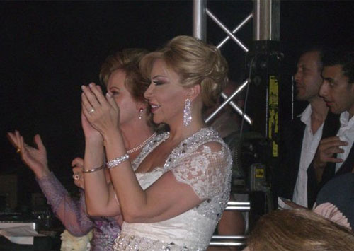 ماغي فرح تكشف فضيحة الاتصالات رغم تهديدها بقطع رأسها!!   صورة رقم 3