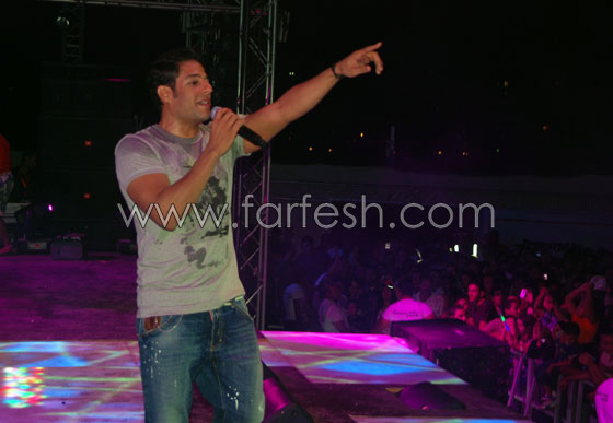 حماقي يشعل بورتو جولف مارينا ومحمد فؤاد يفاجىء الجمهور  صورة رقم 2