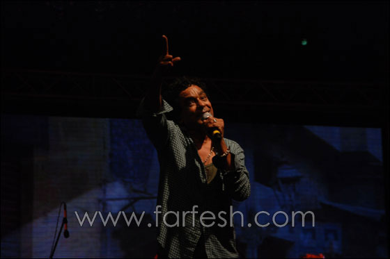 محمد منير يطالب الشباب بتغيير أنفسهم في حفله بزمردة!  صورة رقم 5