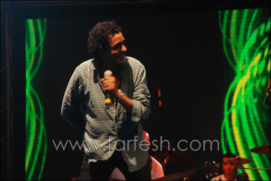 محمد منير يطالب الشباب بتغيير أنفسهم في حفله بزمردة!  صورة رقم 7