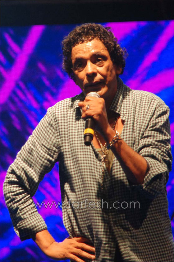 محمد منير يطالب الشباب بتغيير أنفسهم في حفله بزمردة!  صورة رقم 26