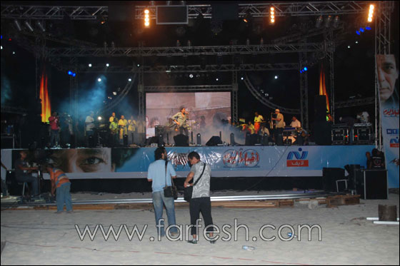 محمد منير يطالب الشباب بتغيير أنفسهم في حفله بزمردة!  صورة رقم 15