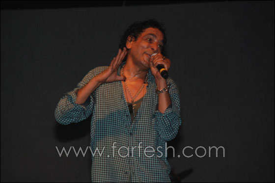 محمد منير يطالب الشباب بتغيير أنفسهم في حفله بزمردة!  صورة رقم 25