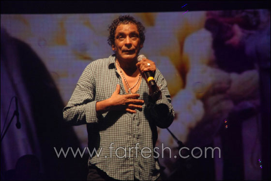 محمد منير يطالب الشباب بتغيير أنفسهم في حفله بزمردة!  صورة رقم 22