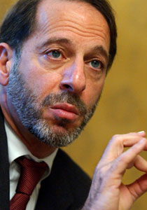 صديق اوباما الفلسطيني يسعى لتسيير سفينة مساعدات لغزة! صورة رقم 1 صديق اوباما الفلسطيني يسعى لتسيير سفينة مساعدات لغزة! صورة رقم 1