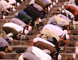 رأفة بالمصلين.. رمضان هذا العام حارق!! صورة رقم 1 رأفة بالمصلين.. رمضان هذا العام حارق!! صورة رقم 1