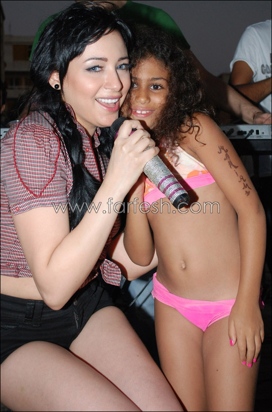 ثلاثة آلاف متفرج رقصوا وغنوا مع ساندي في العجمي   صورة رقم 2