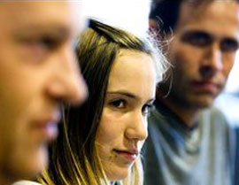 أصغر فتاة تبحر حول العالم بقرار من المحكمة! صورة رقم 1 أصغر فتاة تبحر حول العالم بقرار من المحكمة! صورة رقم 1