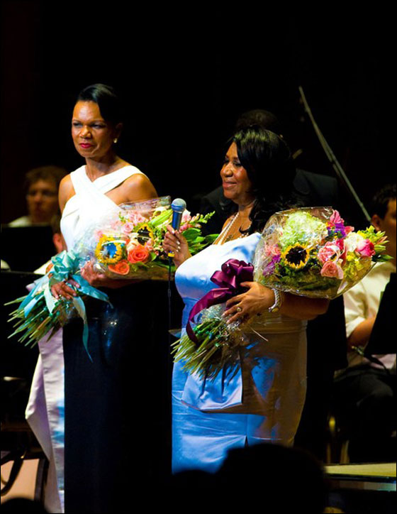 السياسية كوندوليزا رايس تعزف لموزار في حفل خيري! صورة رقم 7 السياسية كوندوليزا رايس تعزف لموزار في حفل خيري! صورة رقم 7