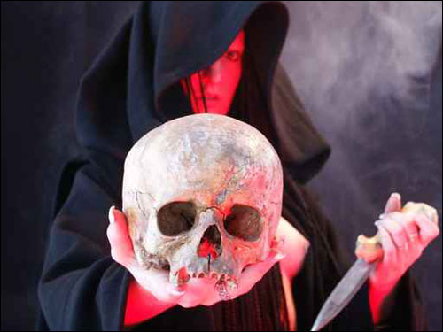 السجن لـ6 من عبدة الشيطان ارتكبوا جرائم قتل وحشية! صورة رقم 1 السجن لـ6 من عبدة الشيطان ارتكبوا جرائم قتل وحشية! صورة رقم 1