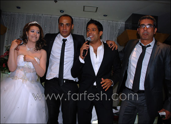 عمرو دياب مفاجأة حفل زفاف الملحن محمد يحيى صورة رقم 5 عمرو دياب مفاجأة حفل زفاف الملحن محمد يحيى صورة رقم 5