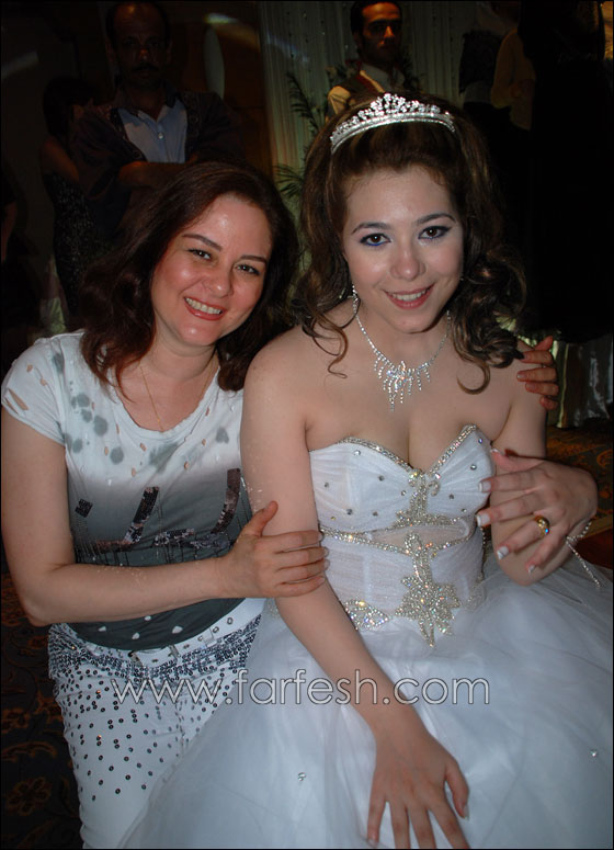 عمرو دياب مفاجأة حفل زفاف الملحن محمد يحيى صورة رقم 7 عمرو دياب مفاجأة حفل زفاف الملحن محمد يحيى صورة رقم 7