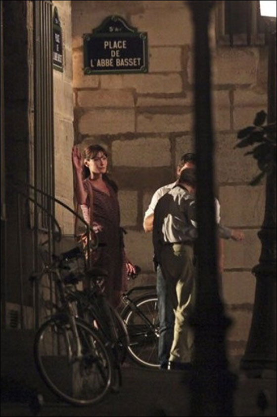 لأول مرة السيدة الفرنسية كارلا بروني تشارك في فيلم أمريكي! صورة رقم 9 لأول مرة السيدة الفرنسية كارلا بروني تشارك في فيلم أمريكي! صورة رقم 9