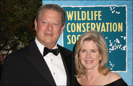 الشرطة تستجوب آل غور وتتهمه بالتحرش النوعي!!  صورة رقم 8