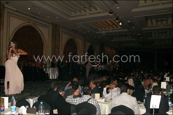 مي حريري تتألق مع فنان العرب محمد عبده صورة رقم 5 مي حريري تتألق مع فنان العرب محمد عبده صورة رقم 5