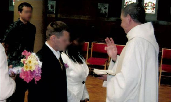 ادانة كاهن بعدما اجرى 360 زواجا صوريا!  صورة رقم 4