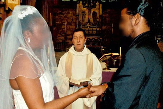 ادانة كاهن بعدما اجرى 360 زواجا صوريا!  صورة رقم 5