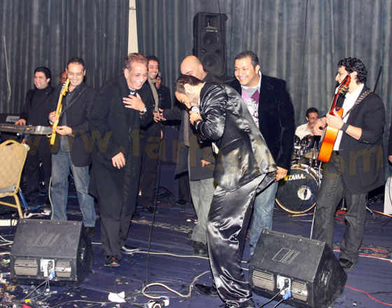 لماذا هاجم الكثير من الكتاب والإعلاميين الفنان تامر حسني؟ صورة رقم 5 لماذا هاجم الكثير من الكتاب والإعلاميين الفنان تامر حسني؟ صورة رقم 5