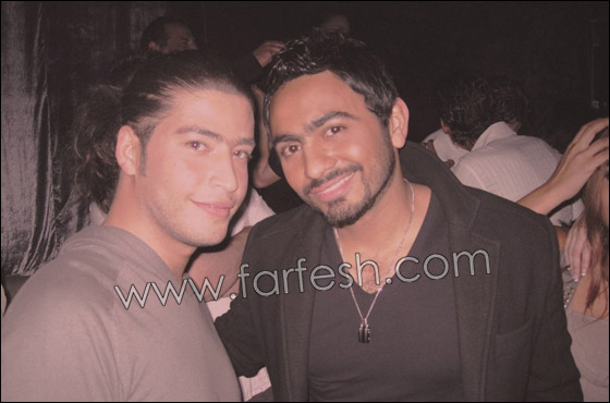 لماذا هاجم الكثير من الكتاب والإعلاميين الفنان تامر حسني؟ صورة رقم 2 لماذا هاجم الكثير من الكتاب والإعلاميين الفنان تامر حسني؟ صورة رقم 2