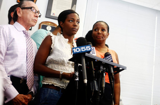 قتلته الشرطة ليلة زفافه وعوضت أقاربه بـ 3.25 مليون دولار!! صورة رقم 5 قتلته الشرطة ليلة زفافه وعوضت أقاربه بـ 3.25 مليون دولار!! صورة رقم 5