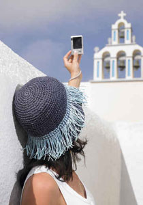 الفاتيكان تفرض الاحتشام داخل الكنيسة! صورة رقم 1 الفاتيكان تفرض الاحتشام داخل الكنيسة! صورة رقم 1