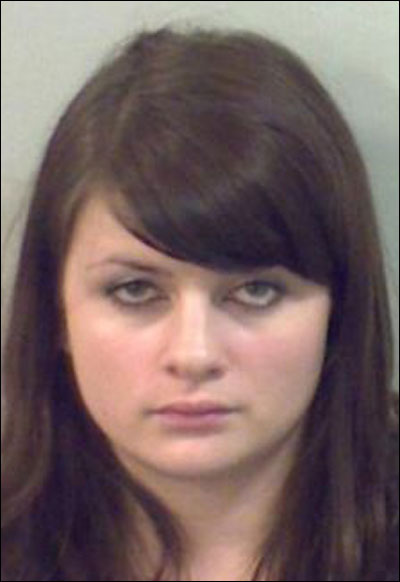 الحكم بالسجن على فتاتين اعتديتا على صديقتهما بوحشية!  صورة رقم 3