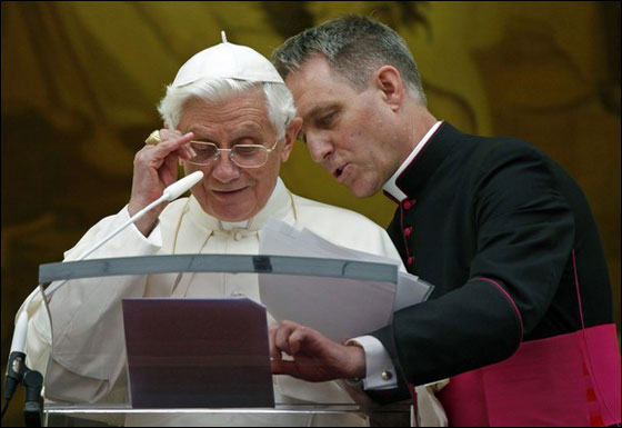 تريد الصلاة مع قداسة البابا؟ إدفع 10 جنيه استرليني  صورة رقم 13