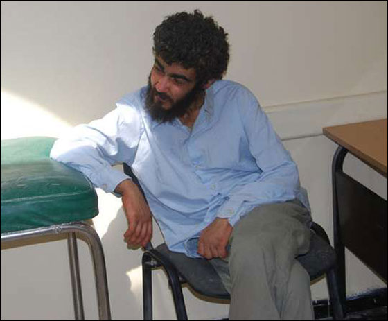 بعد اصابته بإكتئاب.. احتجزته امه في حجرة للبهائم لـ6 سنوات!  صورة رقم 2