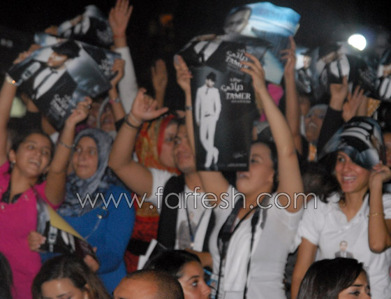 تامر حسني يتوقف عن الغناء ليشكر الجمهور الليبي صورة رقم 14 تامر حسني يتوقف عن الغناء ليشكر الجمهور الليبي صورة رقم 14