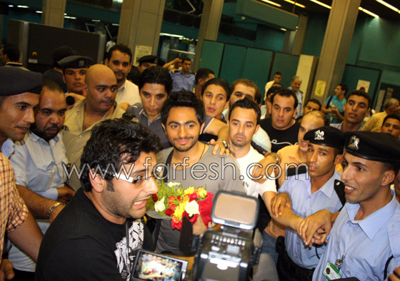 تامر حسني يتوقف عن الغناء ليشكر الجمهور الليبي صورة رقم 12 تامر حسني يتوقف عن الغناء ليشكر الجمهور الليبي صورة رقم 12