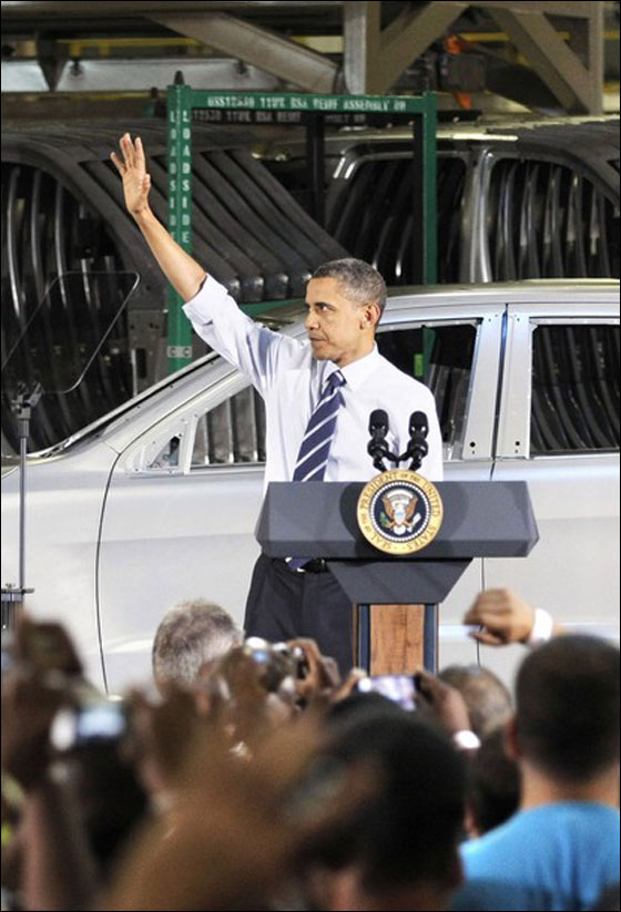 فرصة نادرة جدا.. السماح للرئيس أوباما بقيادة سيارة!! صورة رقم 8 فرصة نادرة جدا.. السماح للرئيس أوباما بقيادة سيارة!! صورة رقم 8