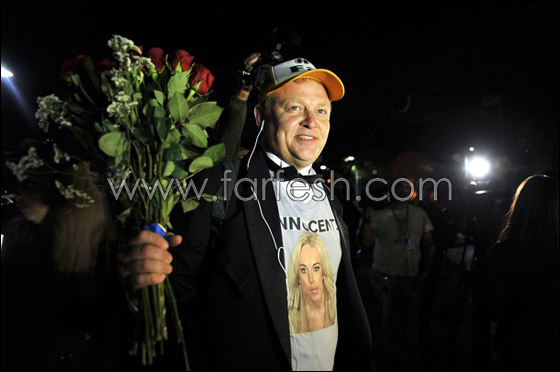 خروج ليندساي لوهان من السجن إلى المركز الطبي!!  صورة رقم 4