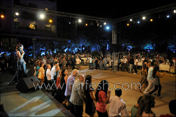 نيللي مقدسي وفارس كرم في فندق شتورا اللبناني!!     صورة رقم 8