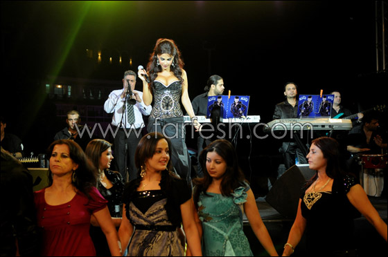 نيللي مقدسي وفارس كرم في فندق شتورا اللبناني!!     صورة رقم 3