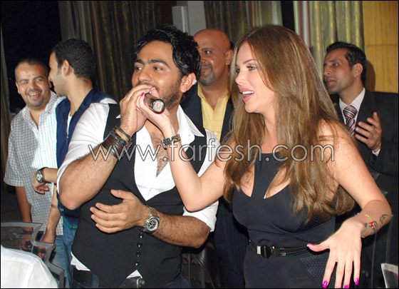 دويتو بين تامر حسني ونيكول سابا بناء على طلب ابنة غادة!   صورة رقم 8