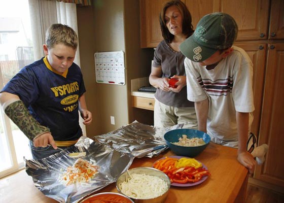 ميشيل أوباما تطالب بقانون لتحسين تغذية الأطفال!  صورة رقم 7