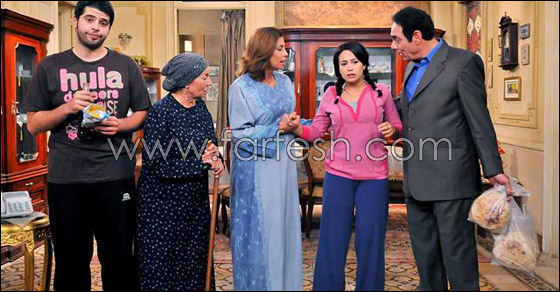 هند صبري تواجه صعوبات في اختيار عريس وتستعين بصديقاتها! صورة رقم 2