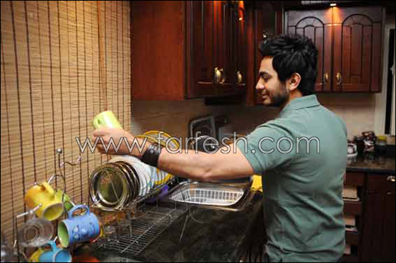 بالصور.. يوم في بيت تامر حسني!!!  صورة رقم 4