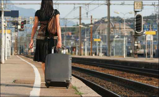 ثملة تعدت على موظف.. فمنعت من السفر! صورة رقم 1