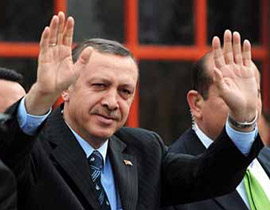 مستشار له 3 زوجات.. يشعل الحرب بين أردوغان والعلمانيين! صورة رقم 1