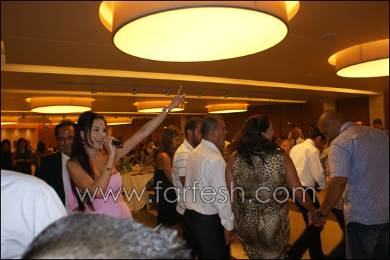 في عيد الجيش اللبناني.. دومينيك في الحمام العسكري!!  صورة رقم 6