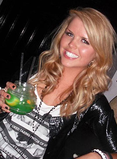 حاولت التسلل الى فندق الذكور فسقطت من ارتفاع 90 قدماً  صورة رقم 6