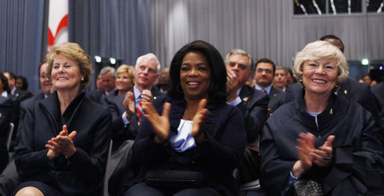 الشائعات تنتشر.. أوباما احتفل بعيد ميلاده مع اوبرا بغياب زوجته صورة رقم 9 الشائعات تنتشر.. أوباما احتفل بعيد ميلاده مع اوبرا بغياب زوجته صورة رقم 9